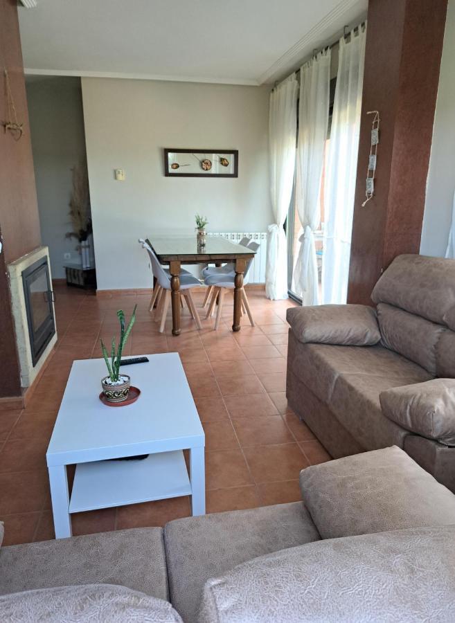 La Casa Del Cipres Villa Aldeamayor de San Martin Екстериор снимка