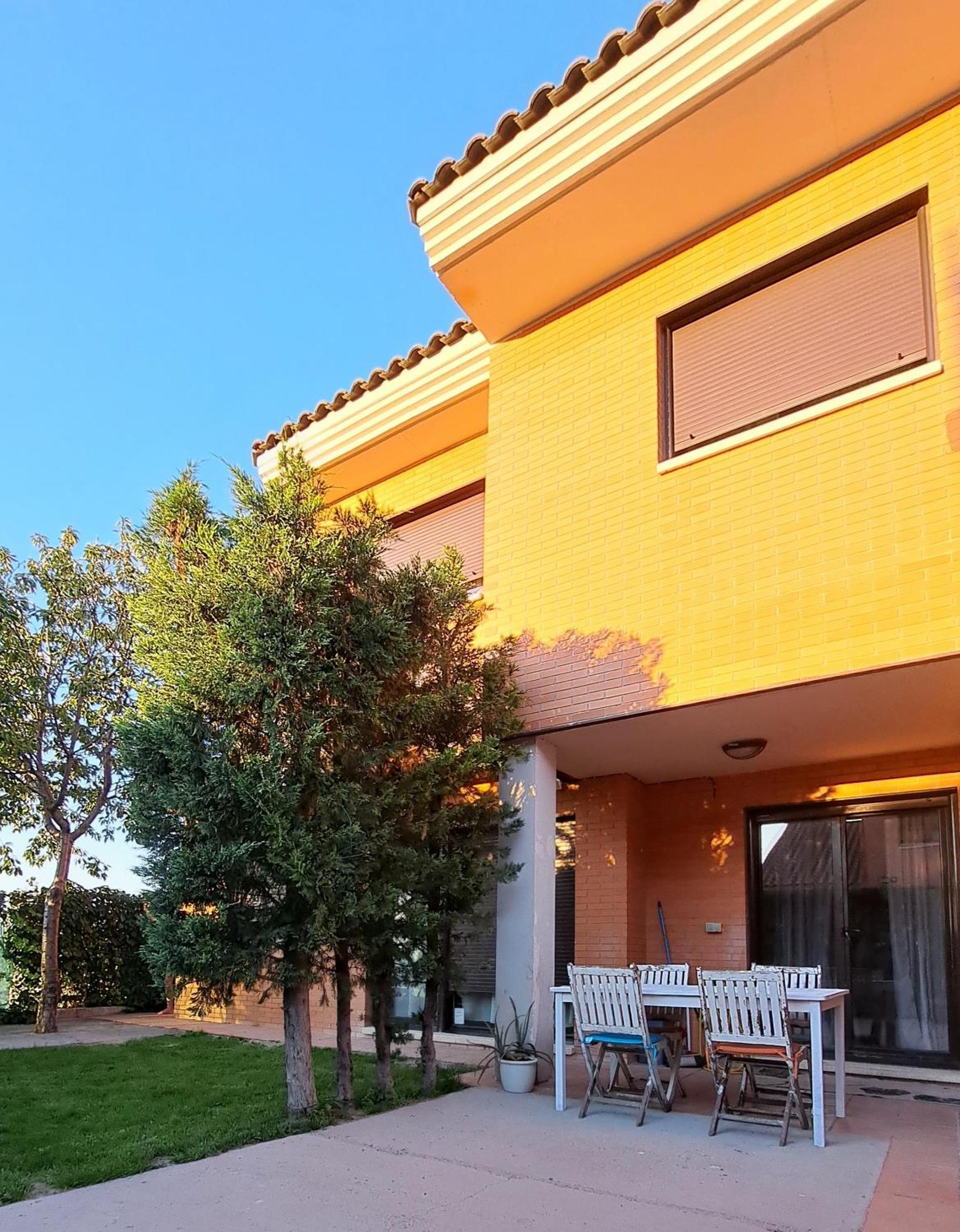 La Casa Del Cipres Villa Aldeamayor de San Martin Екстериор снимка