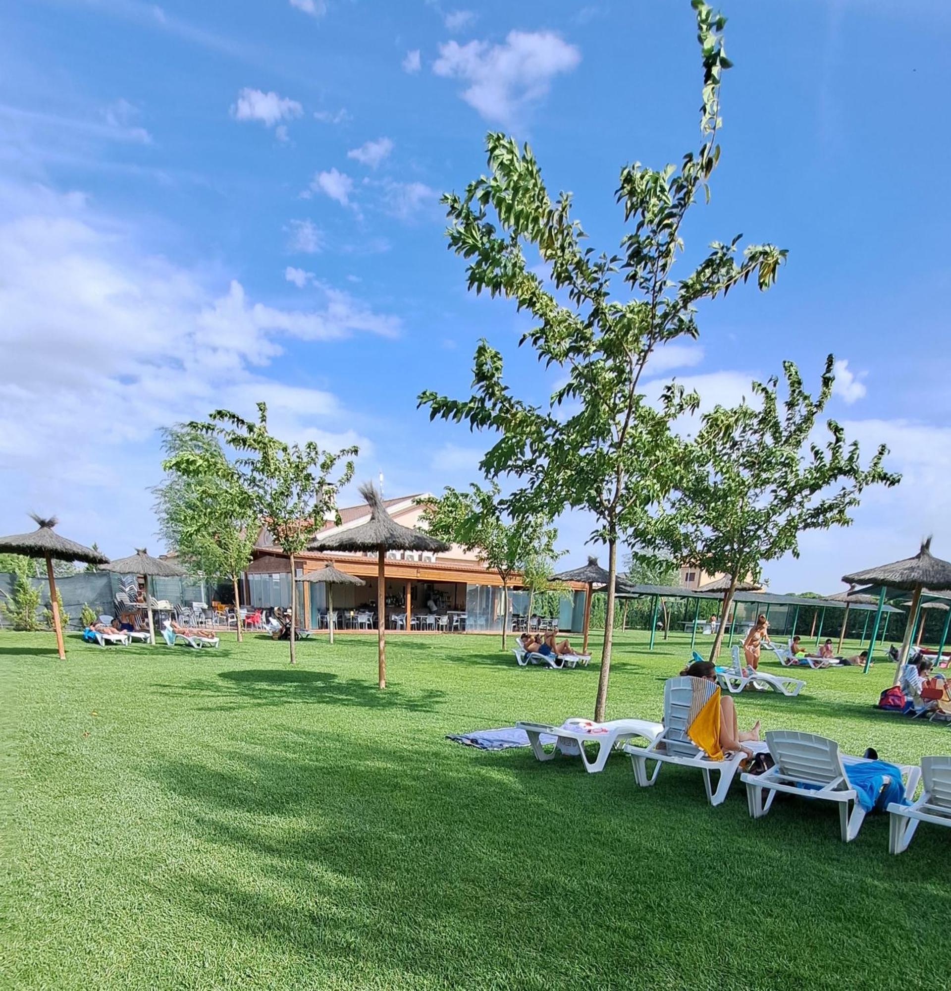 La Casa Del Cipres Villa Aldeamayor de San Martin Стая снимка