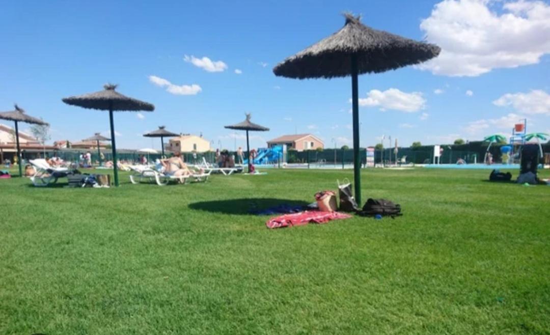 La Casa Del Cipres Villa Aldeamayor de San Martin Екстериор снимка